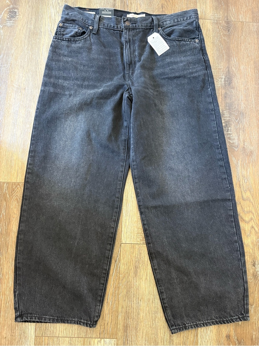 NWT Levi’s dark rinse Women's baggy dad jean Aritzia